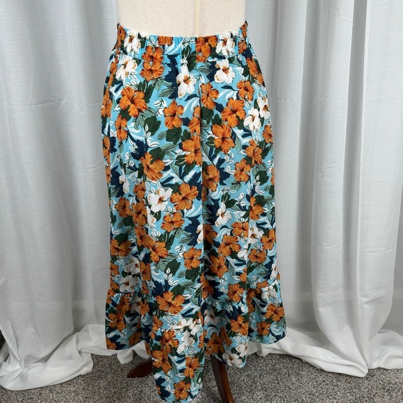 Floral Long Skirt NWOT - Picture 2 of 4
